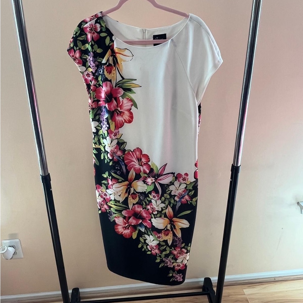 Beige by eci Floral Short Sleeve Cocktail Dress